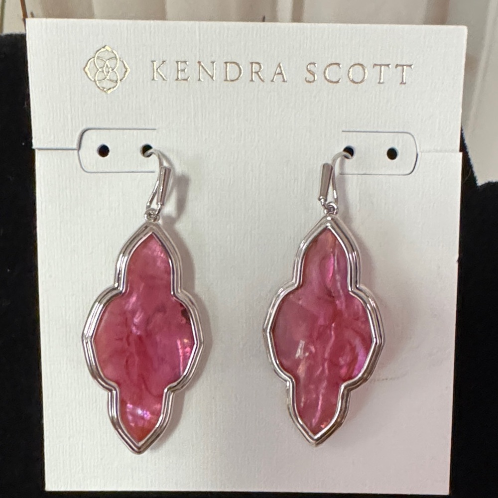 Kendra Scott Abbie Silver Lt Burgundy Illusion Earring & Necklace Set - Picture 2 of 5